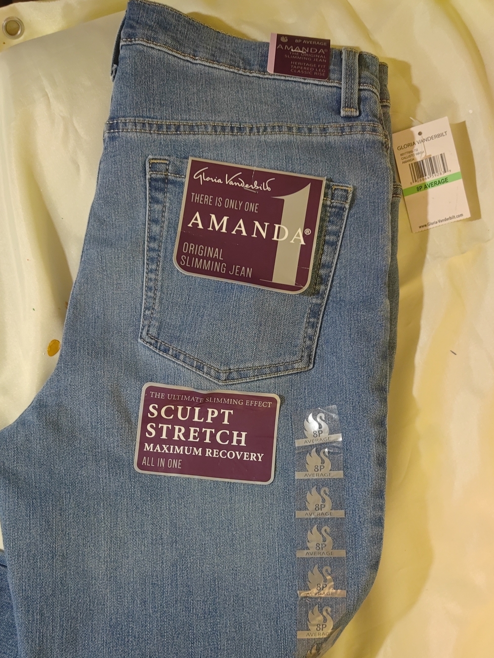 Gloria Vanderbilt Women's Slim Straight Jeans in Light Blue Wash